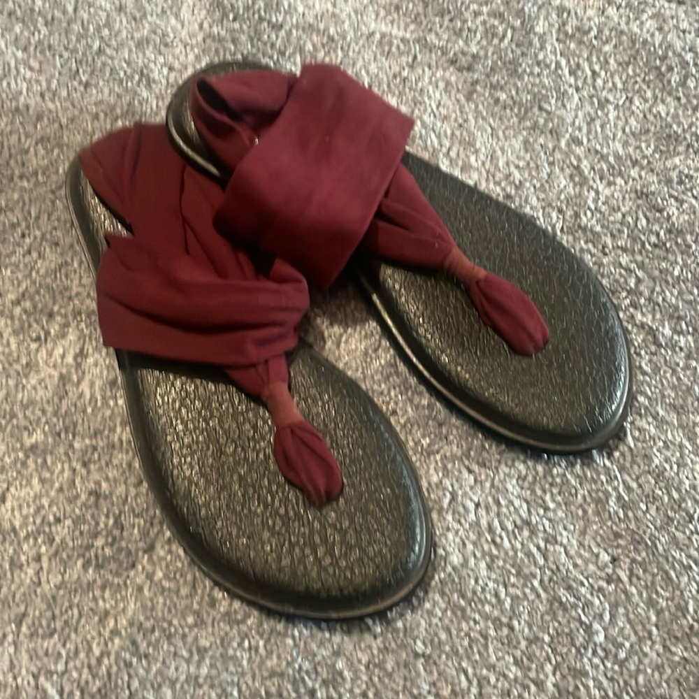 Sanuks Size 7